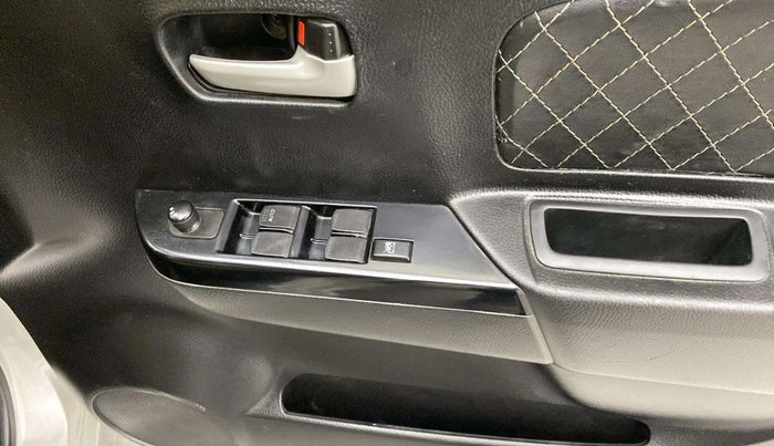 2017 Maruti Wagon R 1.0 VXI, Petrol, Manual, 66,715 km, Driver Side Door Panels Control