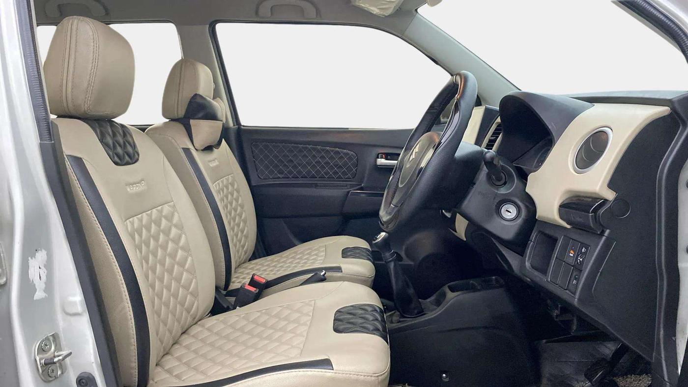2017 Maruti Wagon R 1.0 VXI, Petrol, Manual, 66,715 km, Right Side Front Door Cabin