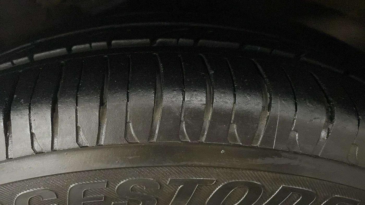 2014 Hyundai Xcent SX 1.2, Petrol, Manual, 31,443 km, Right Front Tyre Tread