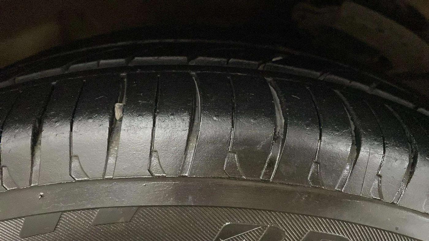 2014 Hyundai Xcent SX 1.2, Petrol, Manual, 31,443 km, Right Rear Tyre Tread