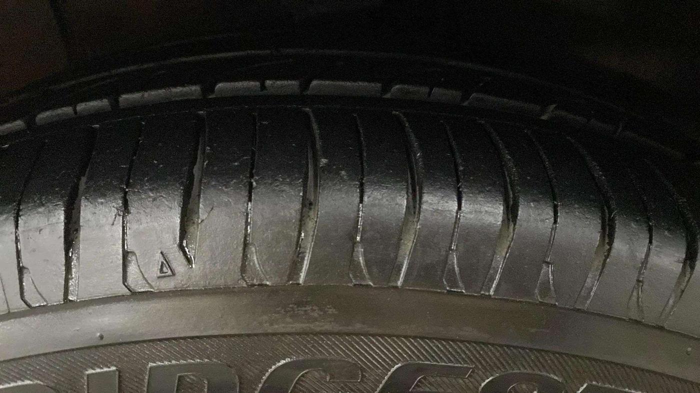 2014 Hyundai Xcent SX 1.2, Petrol, Manual, 31,443 km, Left Front Tyre Tread
