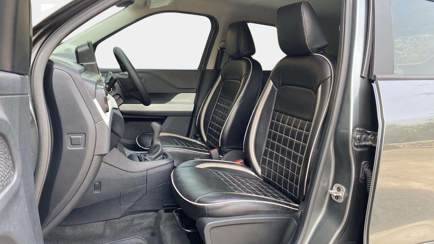 2023 Tata PUNCH PURE MT, Petrol, Manual, 6,749 km, Right Side Front Door Cabin