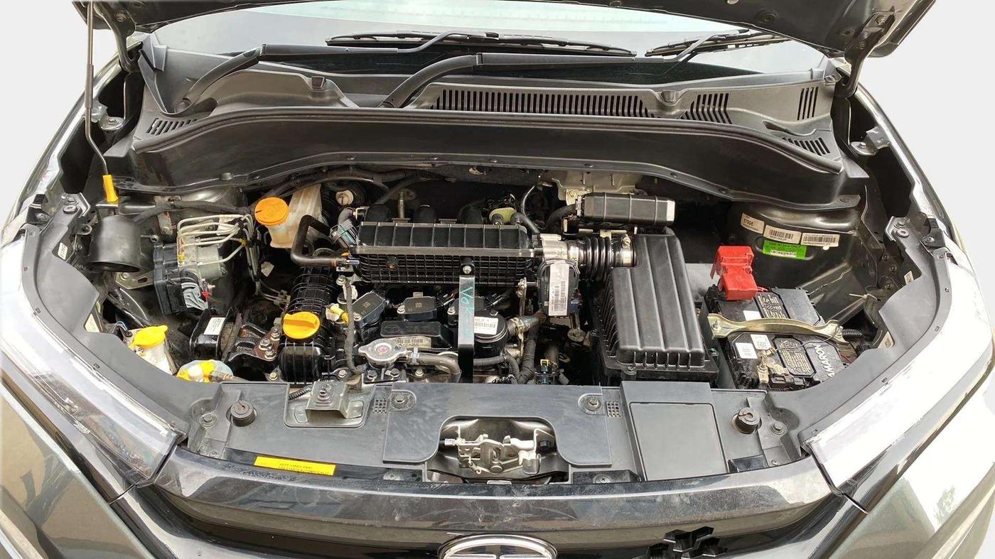 2023 Tata PUNCH PURE MT, Petrol, Manual, 6,749 km, Open Bonet