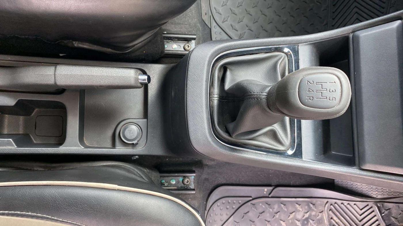 2023 Tata PUNCH PURE MT, Petrol, Manual, 6,749 km, Gear Lever