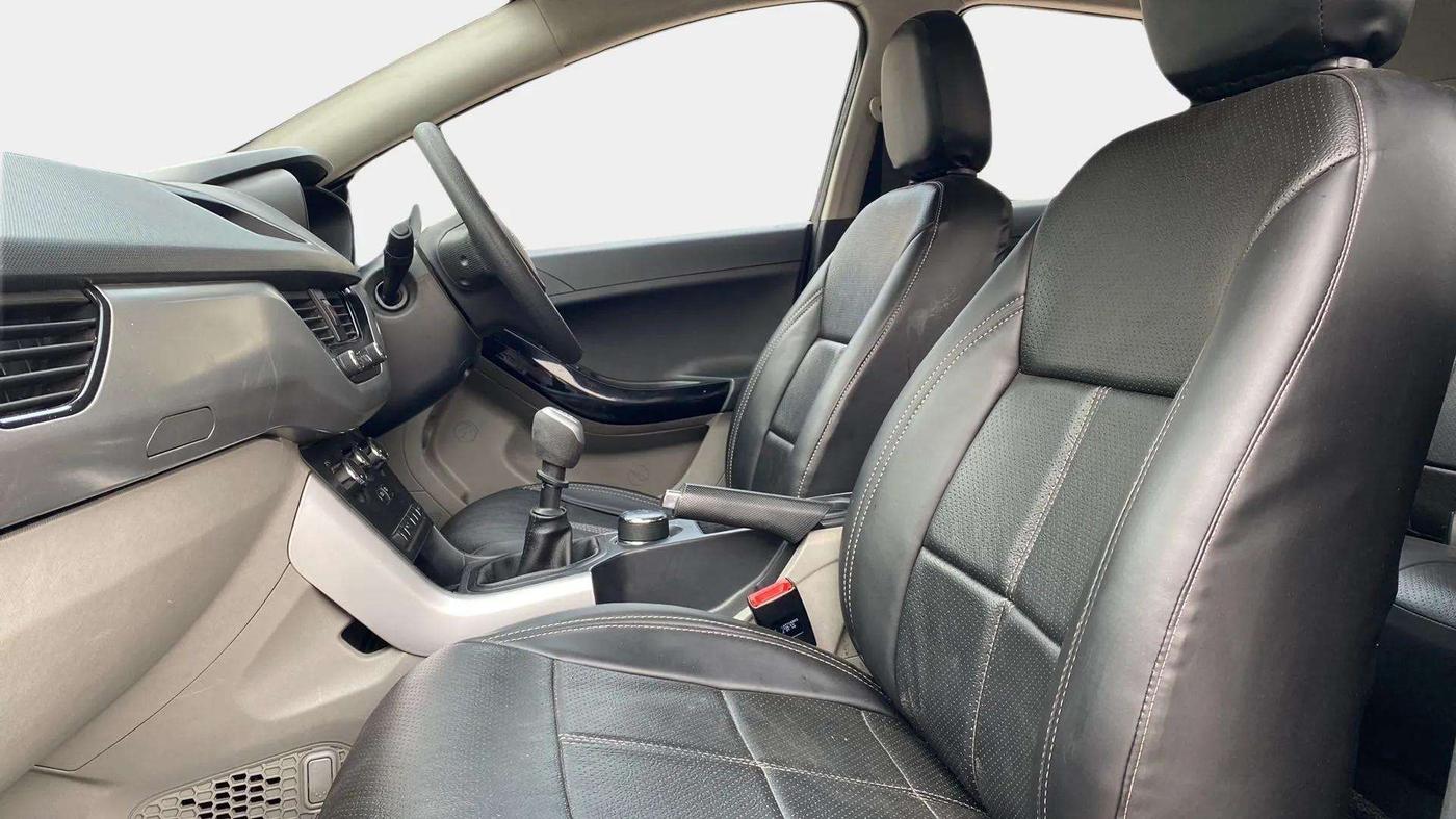 2018 Tata NEXON XM DIESEL, Diesel, Manual, 74,276 km, Right Side Front Door Cabin