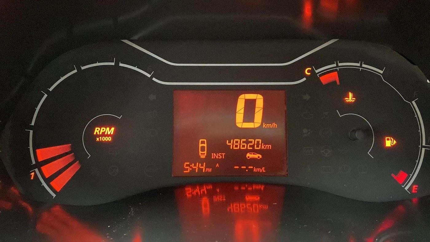 2020 Renault TRIBER RXE MT, Petrol, Manual, 48,739 km, Odometer Image