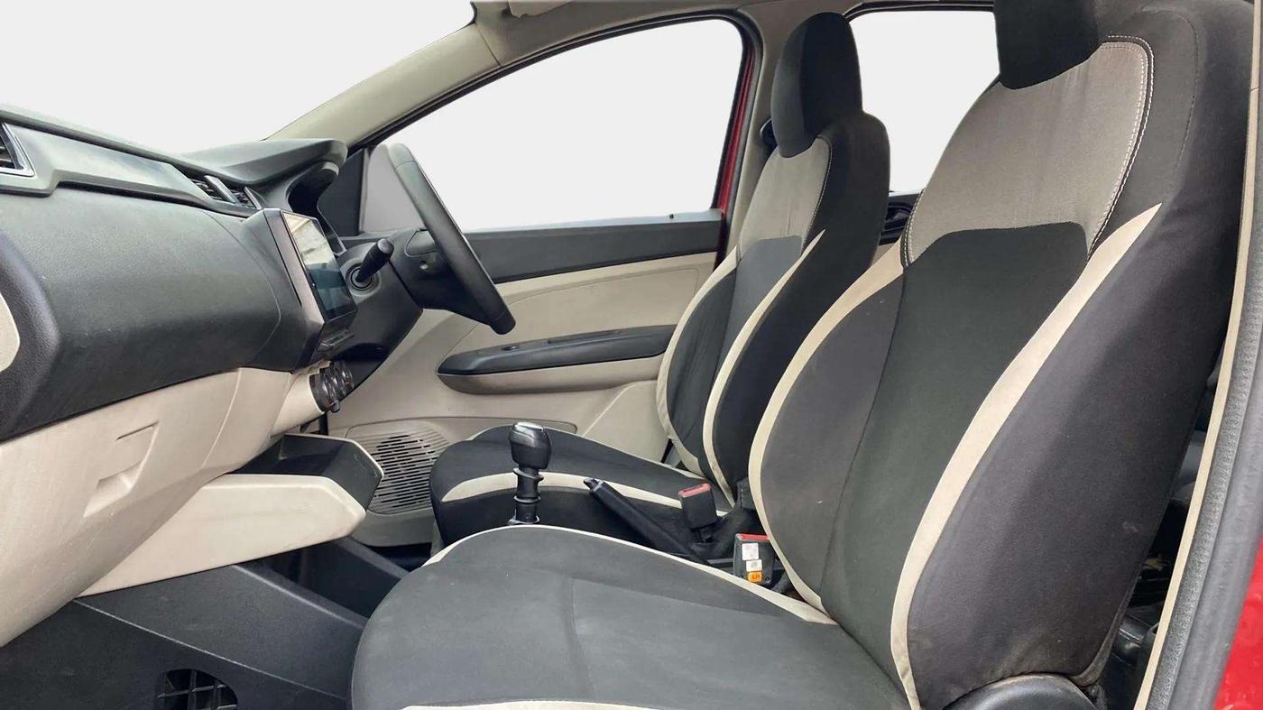 2020 Renault TRIBER RXE MT, Petrol, Manual, 48,739 km, Right Side Front Door Cabin