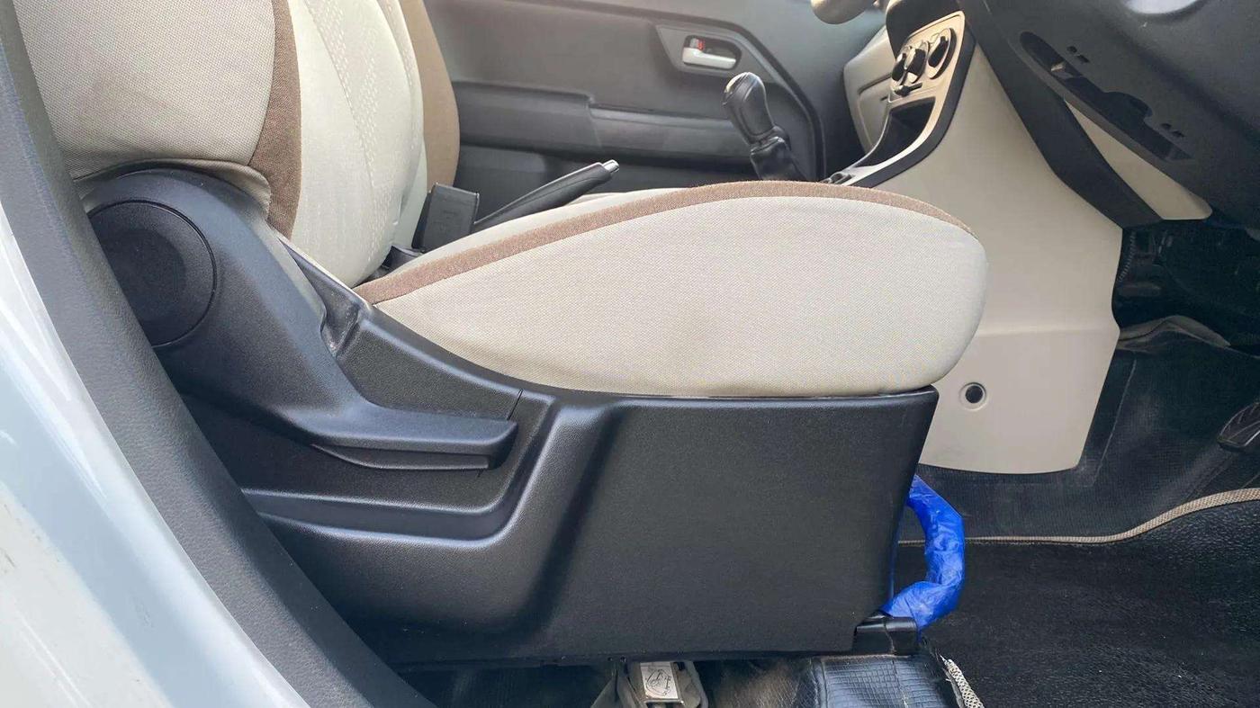 2021 Maruti New Wagon-R VXI 1.0, Petrol, Manual, 37,208 km, Driver Side Adjustment Panel