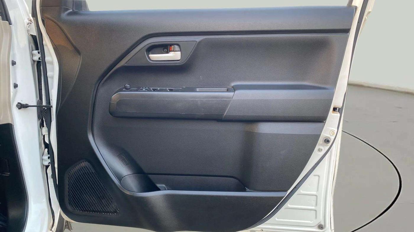 2021 Maruti New Wagon-R VXI 1.0, Petrol, Manual, 37,208 km, Driver Side Door Panels Control