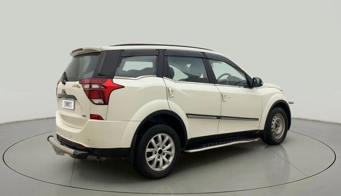 2020 Mahindra XUV500 W9, Diesel, Manual, 95,990 km, Right Back Diagonal