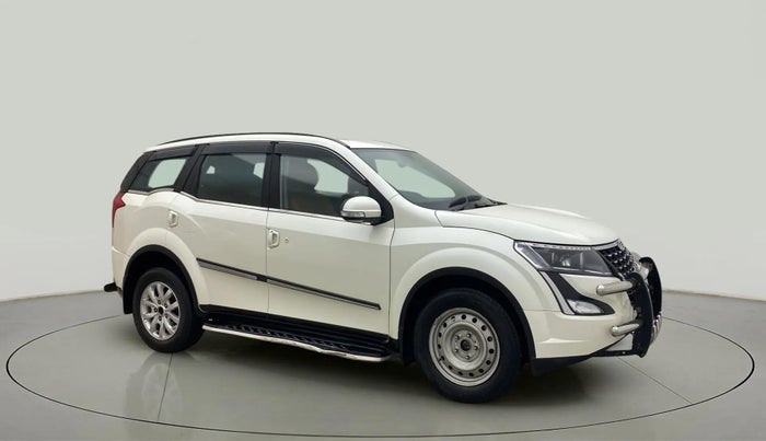 2020 Mahindra XUV500 W9, Diesel, Manual, 95,990 km, Right Front Diagonal