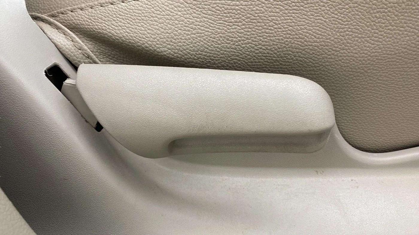 2017 Maruti Celerio VXI, Petrol, Manual, 24,175 km, Driver Side Adjustment Panel