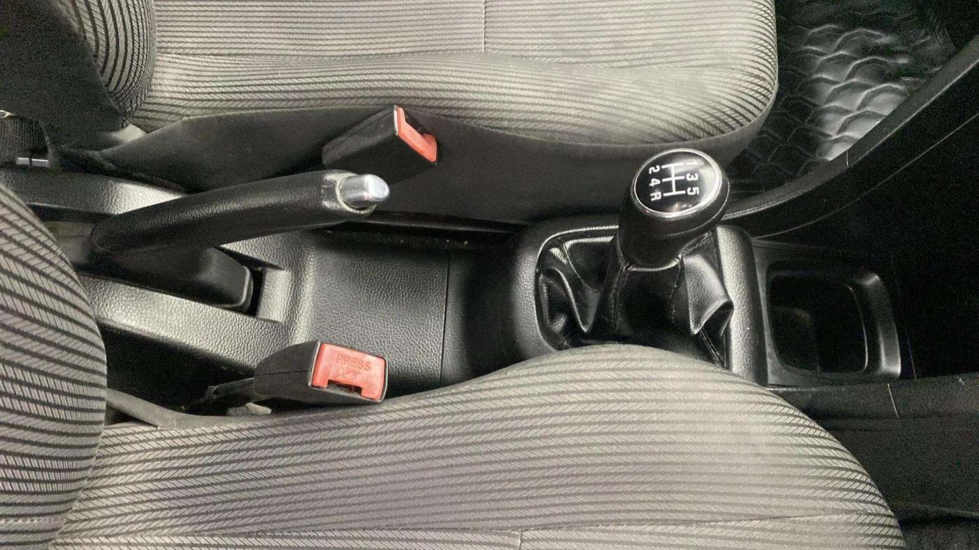 2014 Maruti Swift ZXI, Petrol, Manual, 92,216 km, Gear Lever