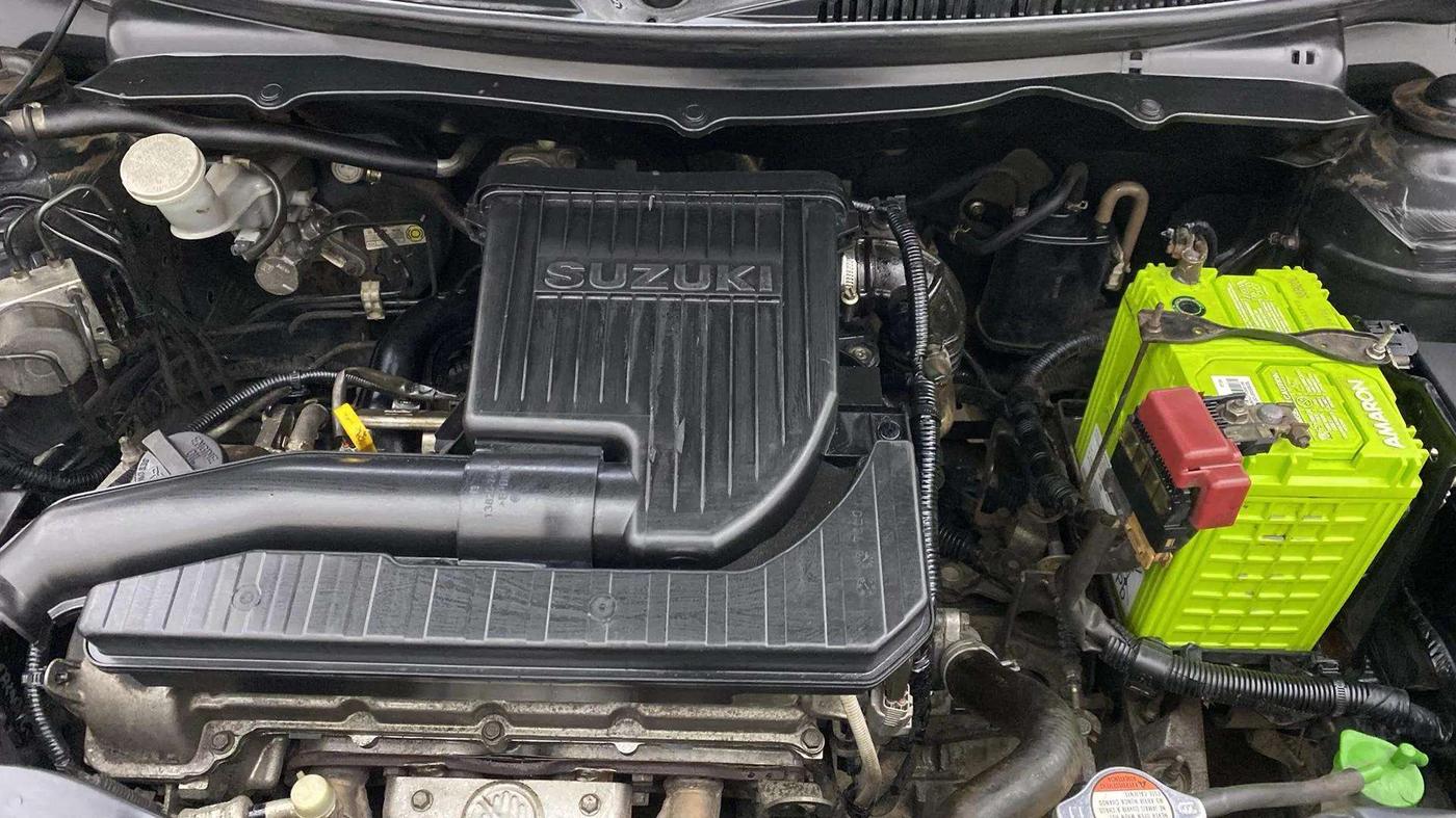 2014 Maruti Swift ZXI, Petrol, Manual, 92,216 km, Engine View