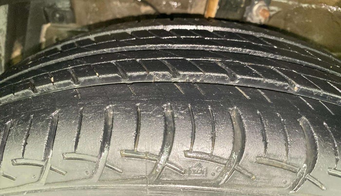 2014 Maruti Swift ZXI, Petrol, Manual, 91,961 km, Left Front Tyre Tread