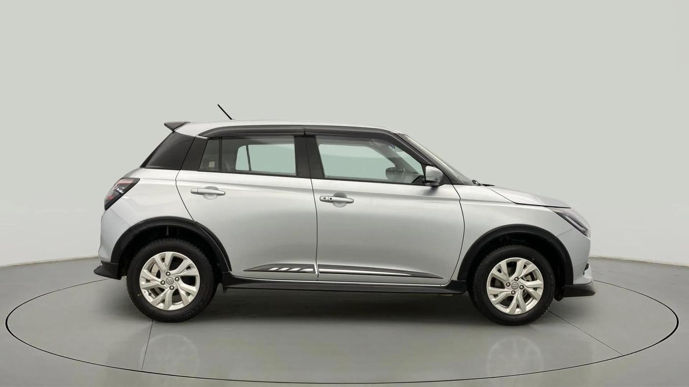 2024 Maruti Swift ZXi, Petrol, Manual, 3,817 km, Right Side View