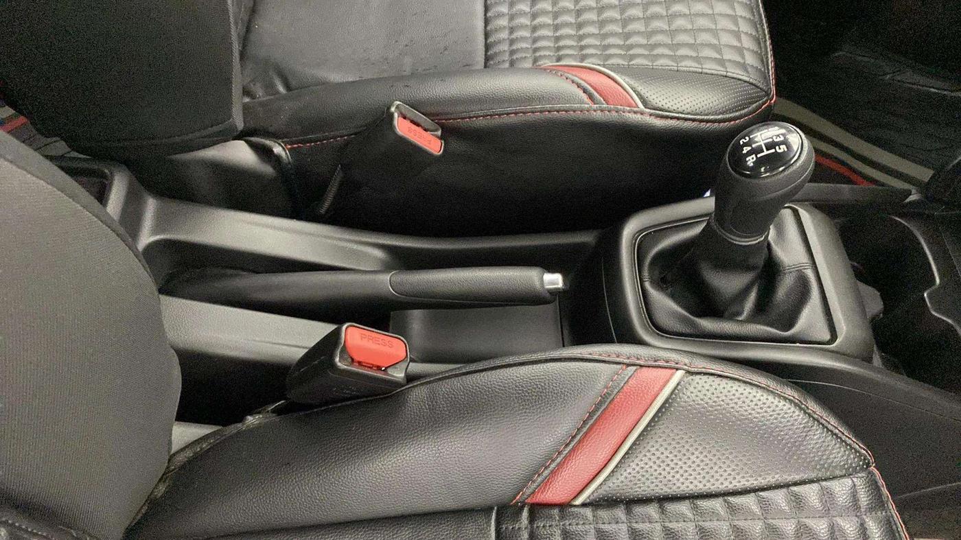 2024 Maruti Swift ZXi, Petrol, Manual, 3,817 km, Gear Lever