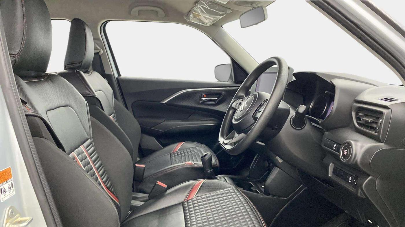 2024 Maruti Swift ZXi, Petrol, Manual, 3,817 km, Right Side Front Door Cabin