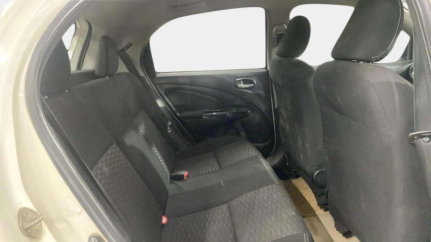 2014 Toyota Etios CROSS 1.5 V, Petrol, Manual, 46,538 km, Right Side Rear Door Cabin