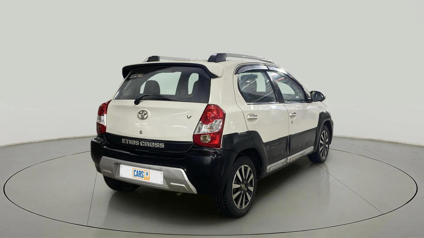 2014 Toyota Etios CROSS 1.5 V, Petrol, Manual, 46,538 km, Right Back Diagonal