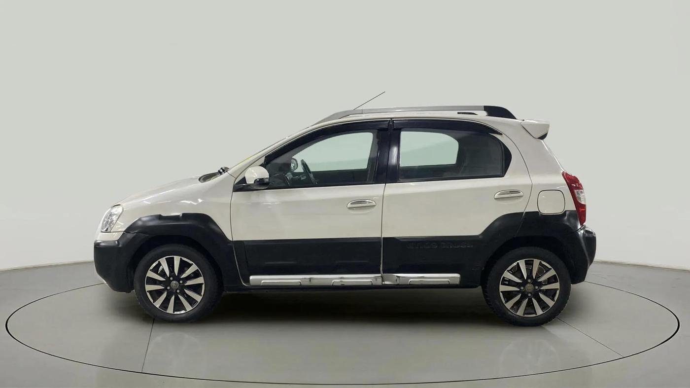 2014 Toyota Etios CROSS 1.5 V, Petrol, Manual, 46,538 km, Left Side