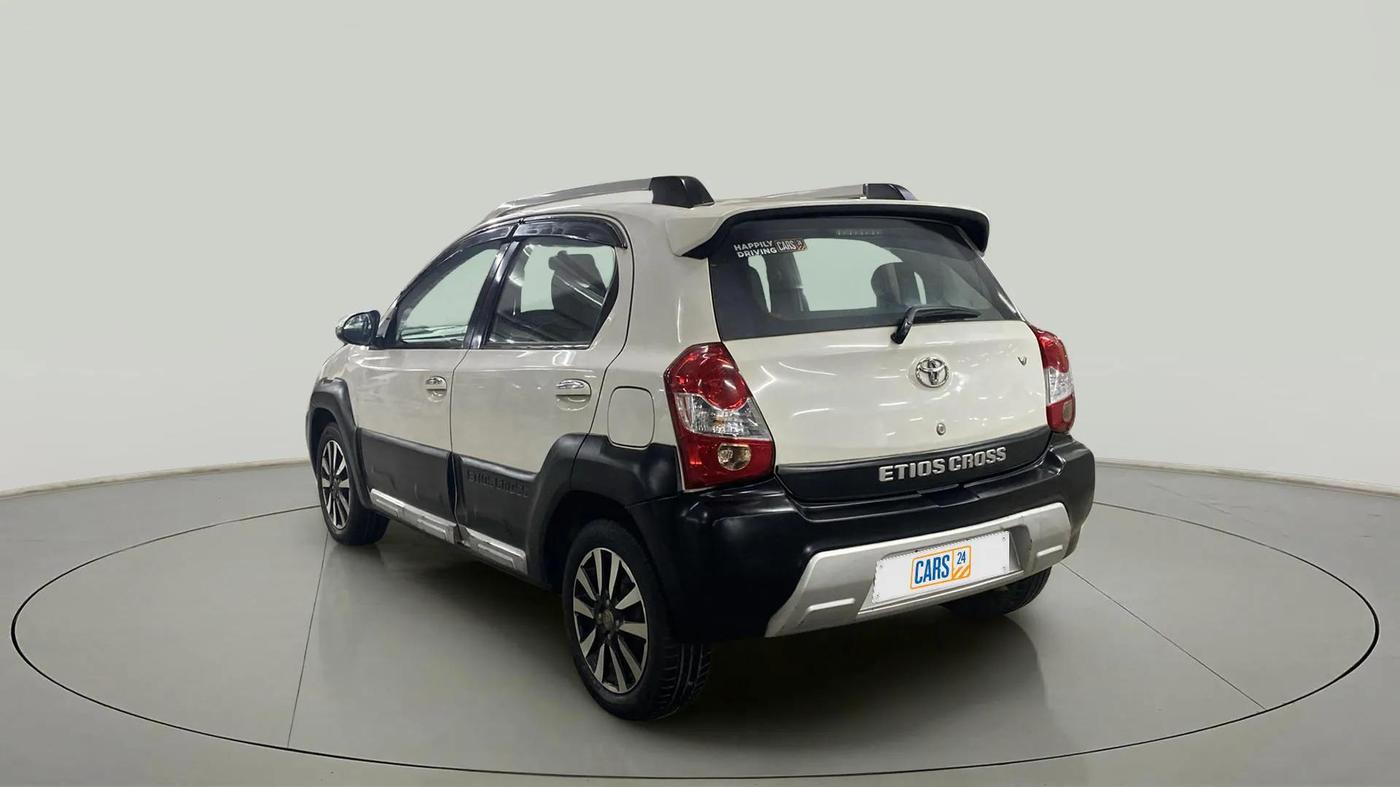 2014 Toyota Etios CROSS 1.5 V, Petrol, Manual, 46,538 km, Left Back Diagonal