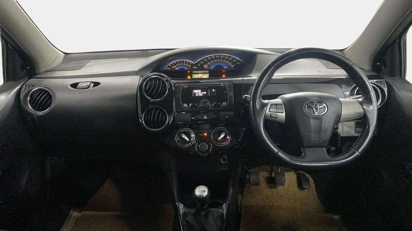 2014 Toyota Etios CROSS 1.5 V, Petrol, Manual, 46,538 km, Dashboard