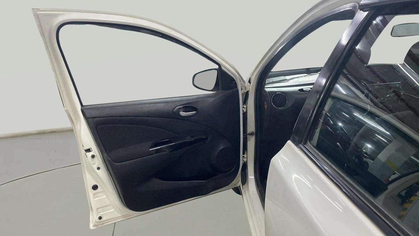 2014 Toyota Etios CROSS 1.5 V, Petrol, Manual, 46,538 km, LHS Front Door
