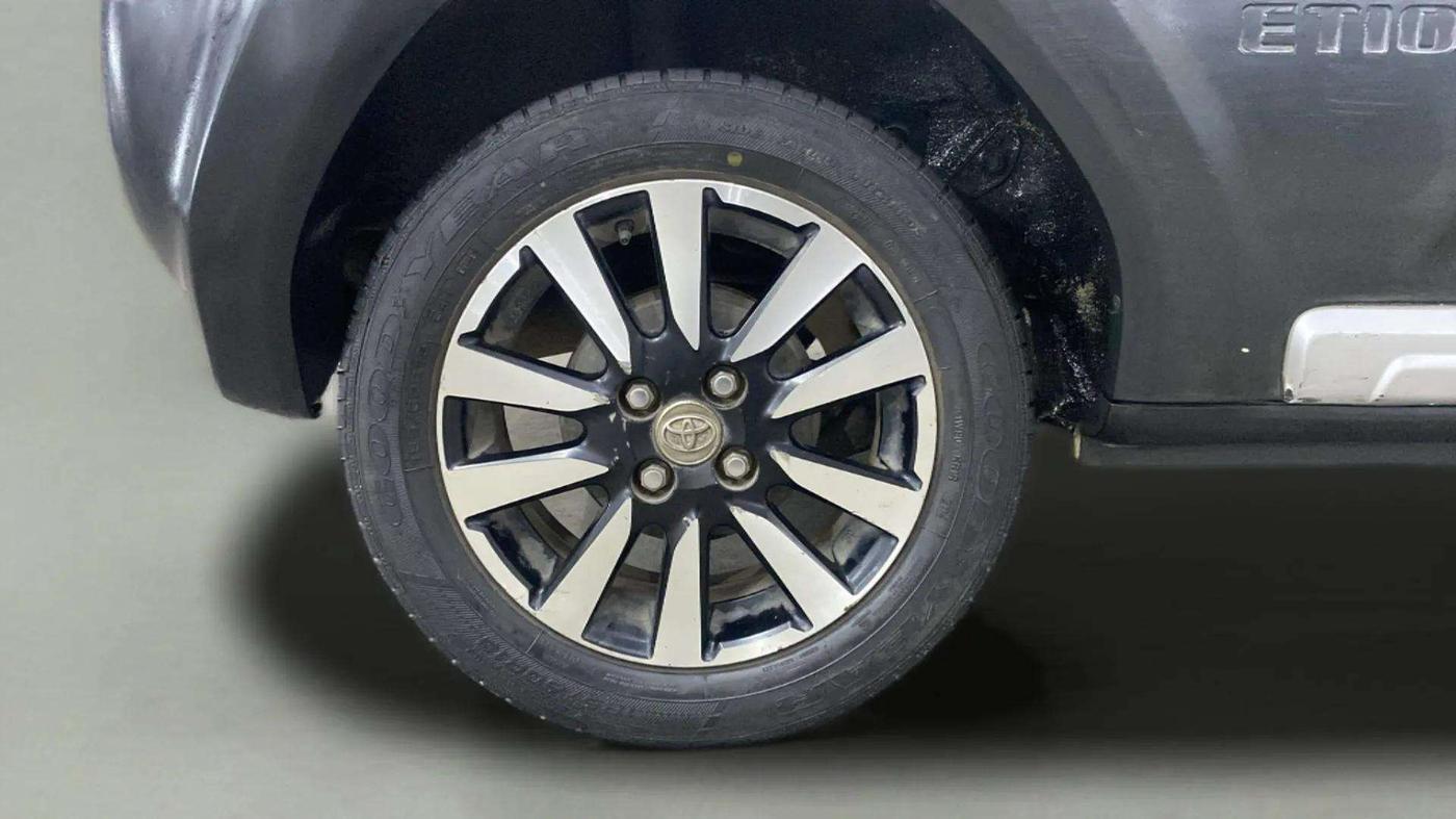 2014 Toyota Etios CROSS 1.5 V, Petrol, Manual, 46,538 km, Right Rear Wheel