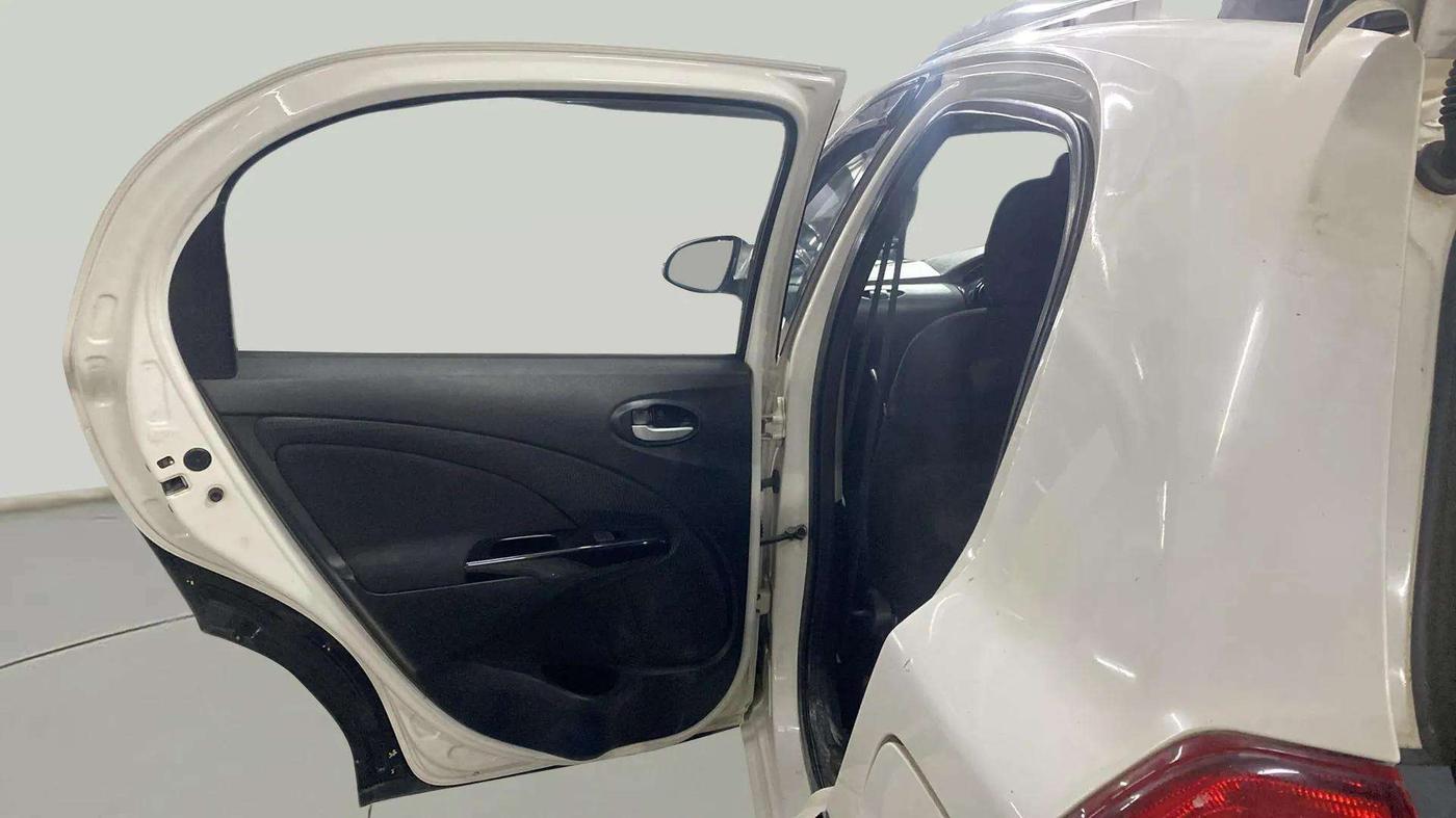 2014 Toyota Etios CROSS 1.5 V, Petrol, Manual, 46,538 km, LHS Rear Door