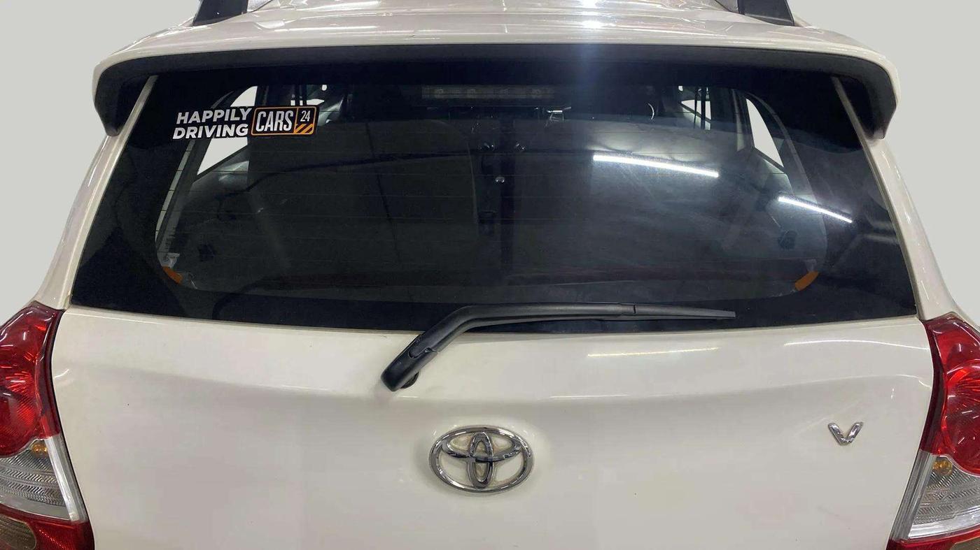 2014 Toyota Etios CROSS 1.5 V, Petrol, Manual, 46,538 km, Rear Windshield