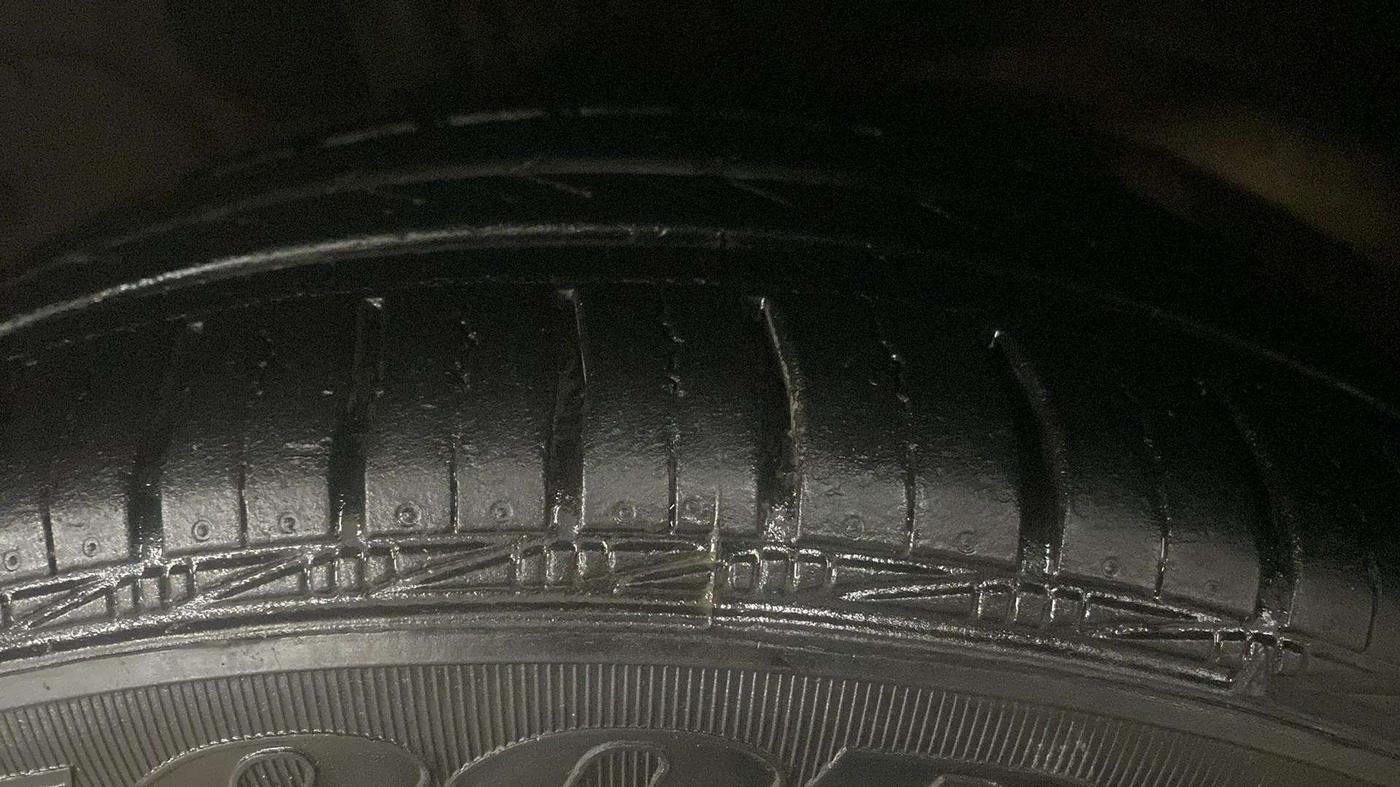 2014 Toyota Etios CROSS 1.5 V, Petrol, Manual, 46,538 km, Right Front Tyre Tread