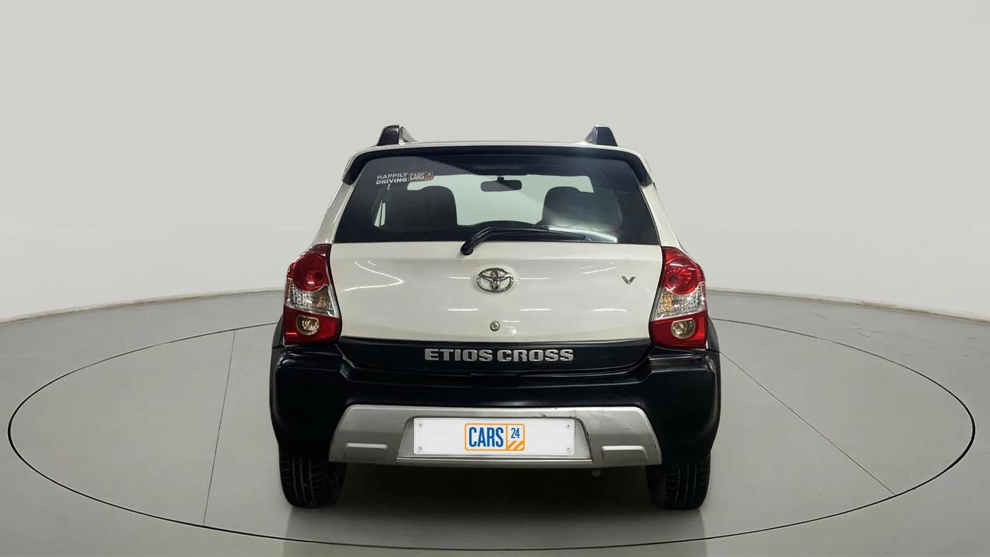 2014 Toyota Etios CROSS 1.5 V, Petrol, Manual, 46,538 km, Back/Rear