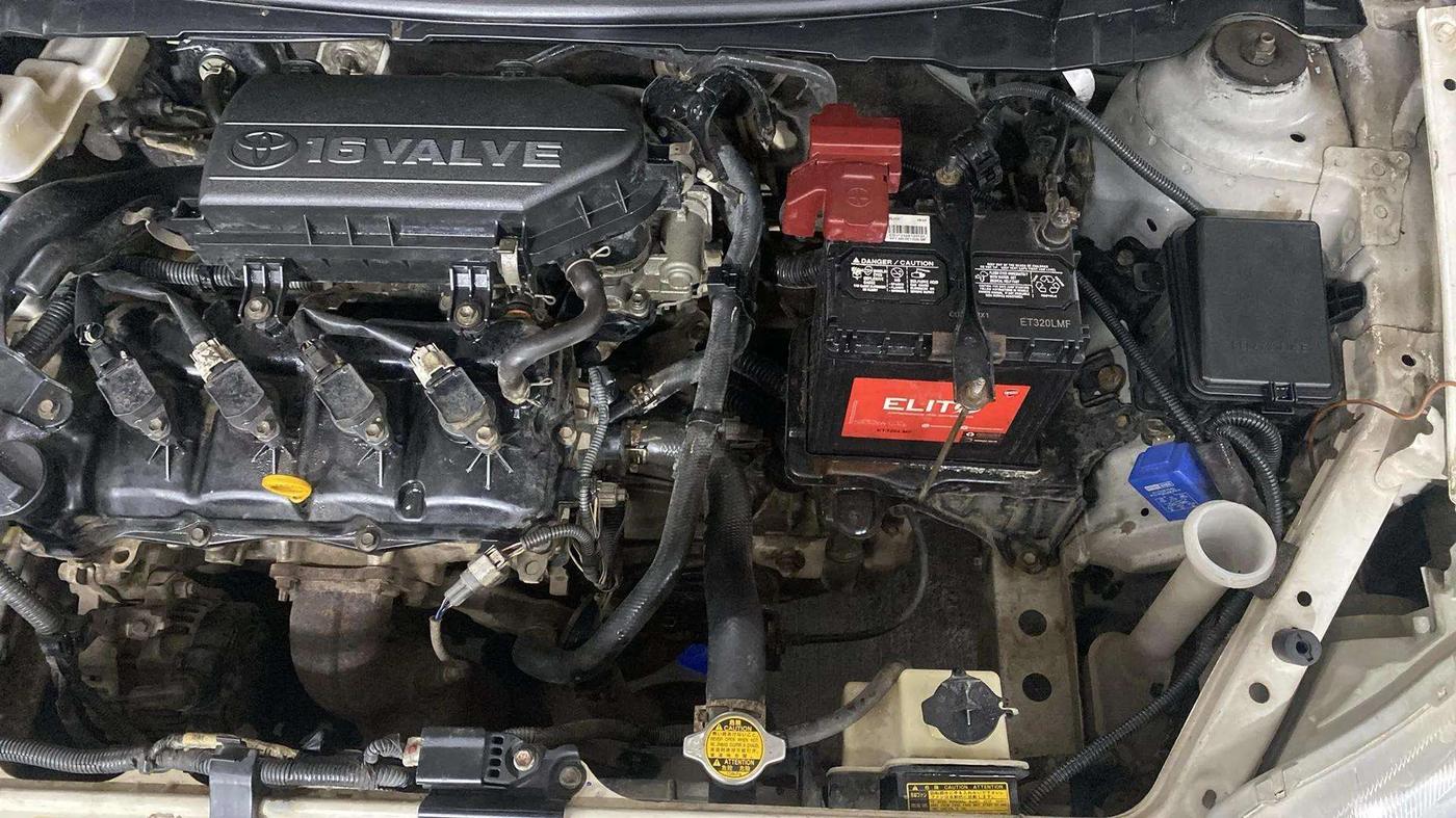 2014 Toyota Etios CROSS 1.5 V, Petrol, Manual, 46,538 km, Engine View - Left