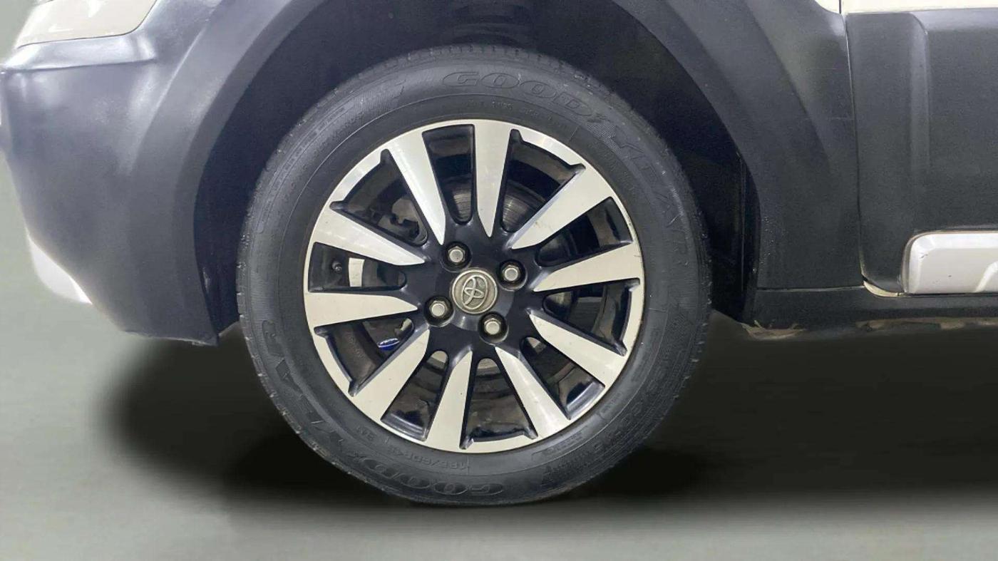 2014 Toyota Etios CROSS 1.5 V, Petrol, Manual, 46,538 km, Left Front Wheel