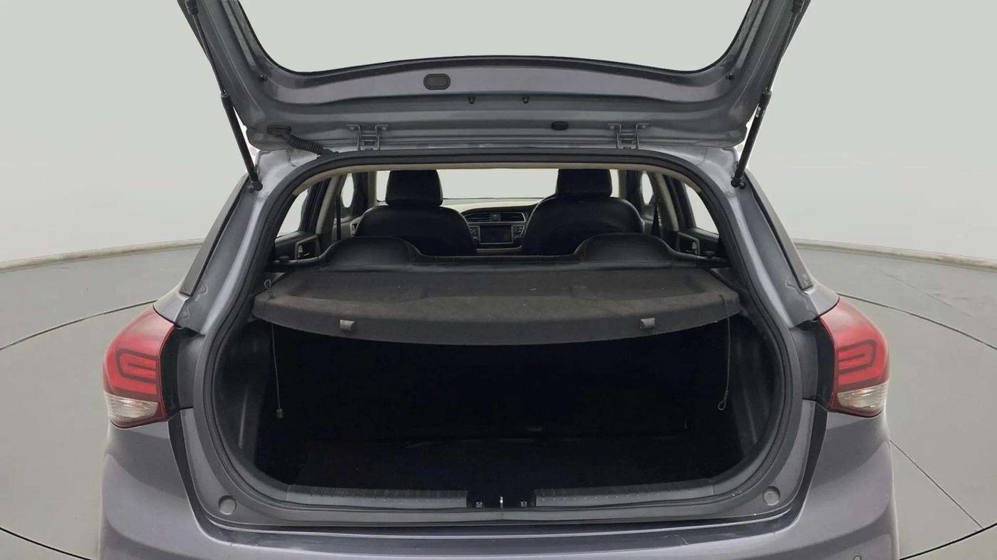 2020 Hyundai Elite i20 SPORTZ PLUS 1.2, Petrol, Manual, 61,319 km, Boot Open Zoomed View