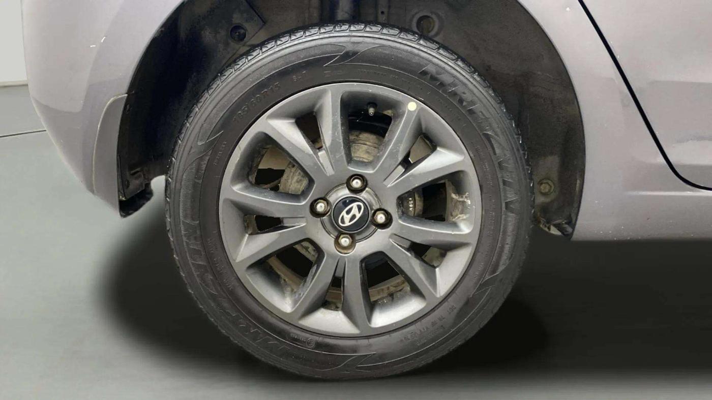 2020 Hyundai Elite i20 SPORTZ PLUS 1.2, Petrol, Manual, 61,319 km, Right Rear Wheel