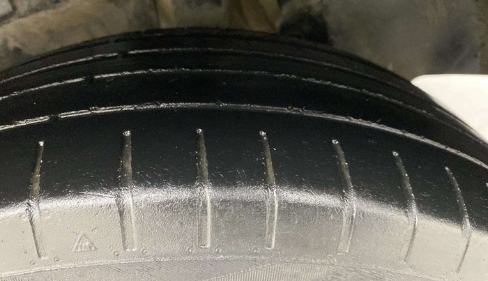 2018 Maruti Swift ZXI AMT, Petrol, Automatic, 69,741 km, Left Rear Tyre Tread