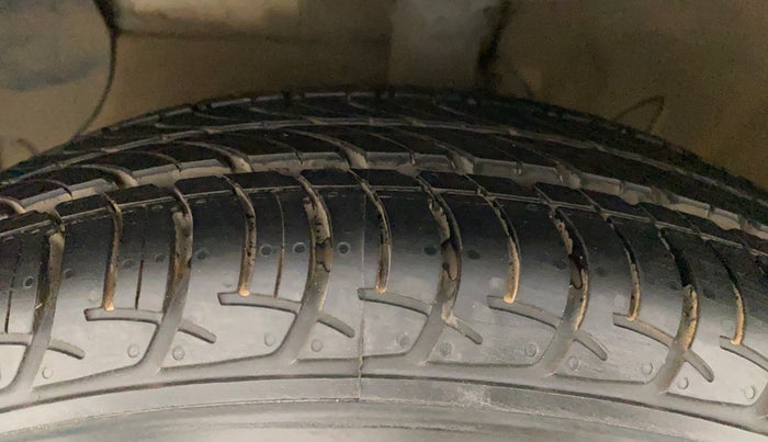 2020 Hyundai AURA S 1.2, Petrol, Manual, 57,481 km, Left Front Tyre Tread