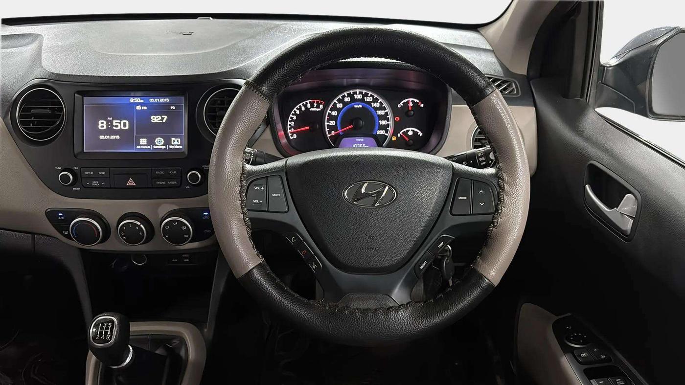 2017 Hyundai Grand i10 SPORTZ (O) 1.2 KAPPA VTVT, Petrol, Manual, 35,363 km, Steering Wheel Close Up