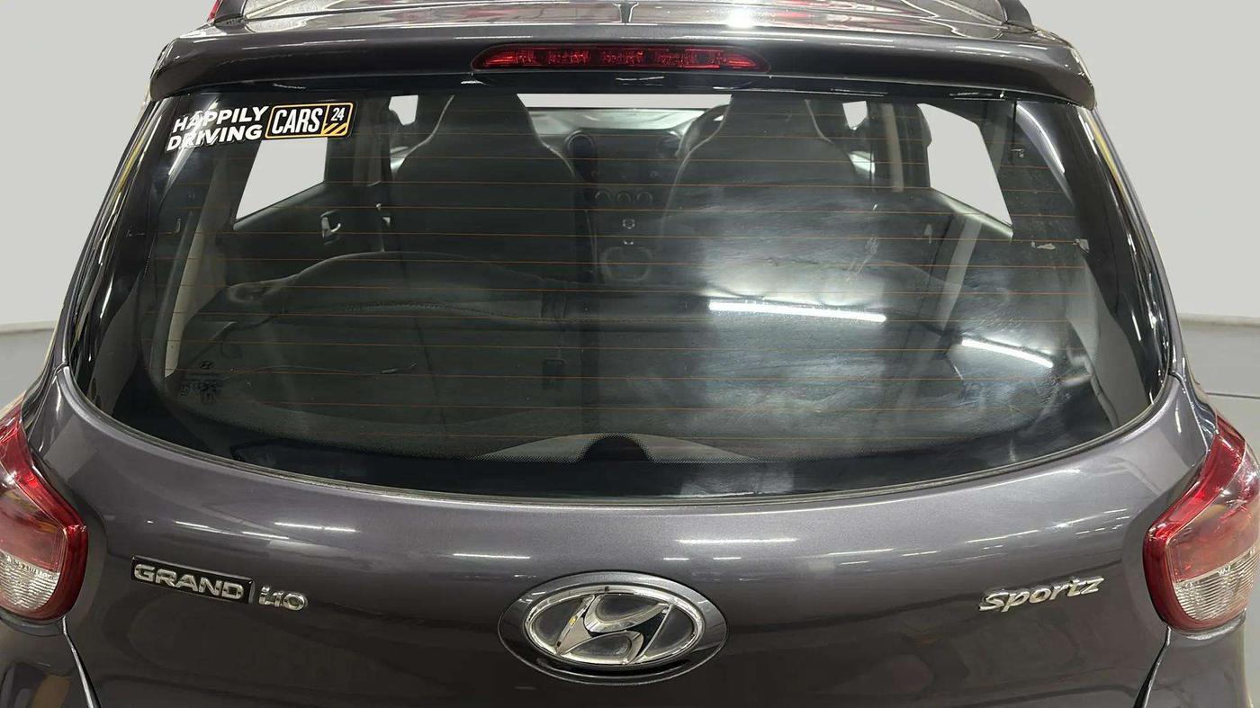 2017 Hyundai Grand i10 SPORTZ (O) 1.2 KAPPA VTVT, Petrol, Manual, 35,363 km, Rear Windshield