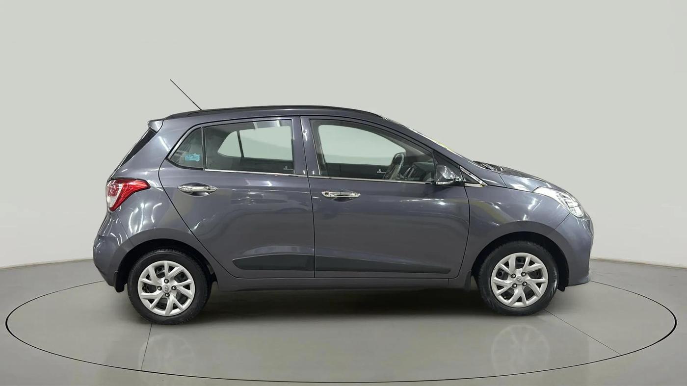 2017 Hyundai Grand i10 SPORTZ (O) 1.2 KAPPA VTVT, Petrol, Manual, 35,363 km, Right Side View