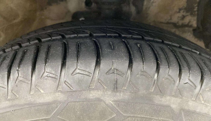 2018 Maruti Celerio VXI CNG, CNG, Manual, 80,218 km, Right Front Tyre Tread