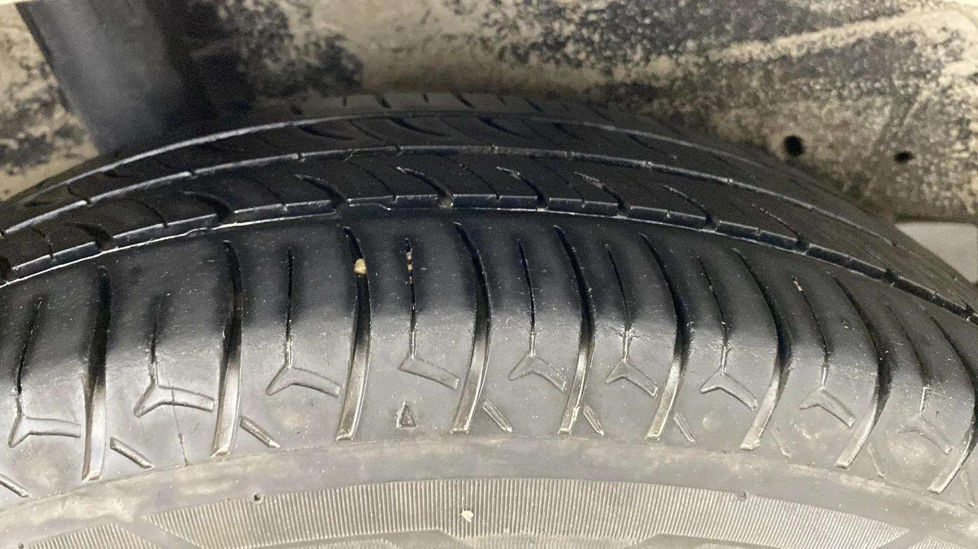 2018 Maruti Celerio VXI CNG, CNG, Manual, 80,443 km, Right Rear Tyre Tread