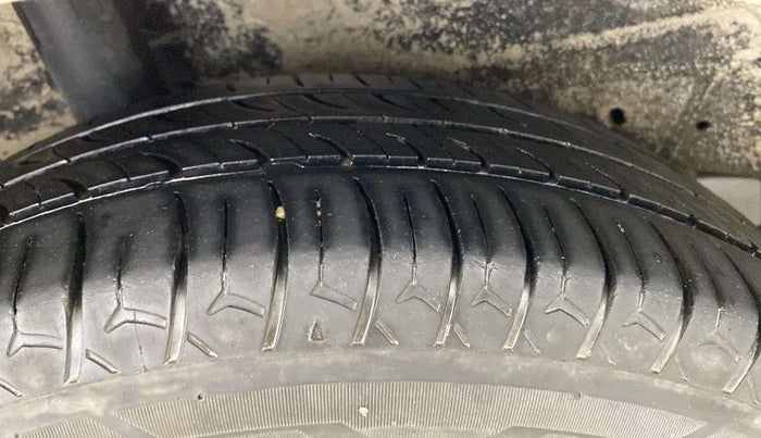 2018 Maruti Celerio VXI CNG, CNG, Manual, 80,218 km, Right Rear Tyre Tread