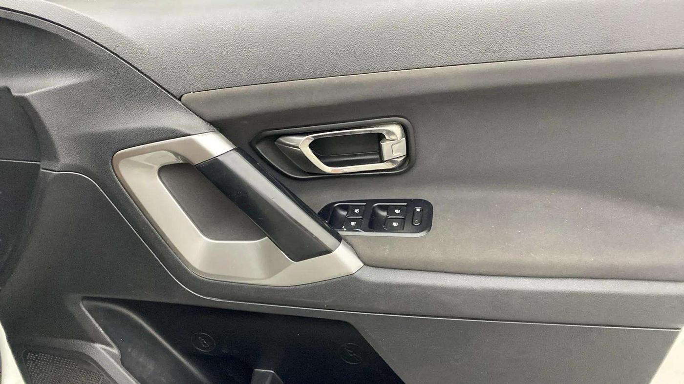 2022 Tata Harrier XT PLUS 2.0L KRYOTEC, Diesel, Manual, 49,961 km, Driver Side Door Panels Control