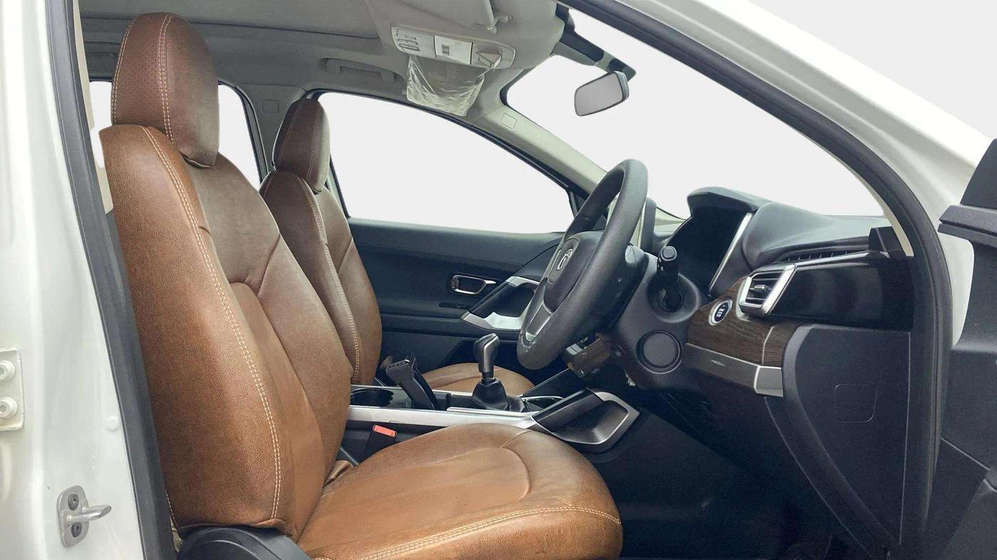 2022 Tata Harrier XT PLUS 2.0L KRYOTEC, Diesel, Manual, 49,961 km, Right Side Front Door Cabin