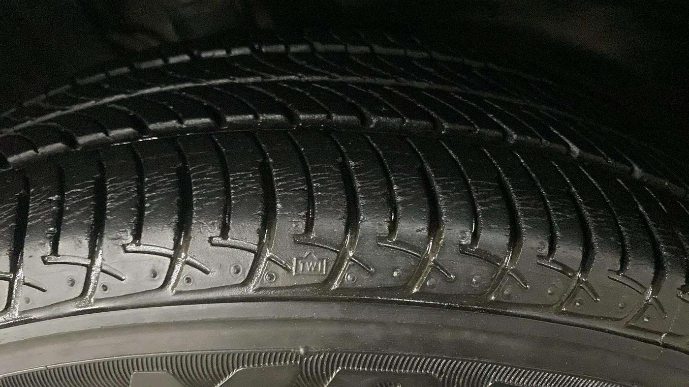 2019 Maruti New Wagon-R ZXI 1.2, Petrol, Manual, 16,419 km, Right Front Tyre Tread