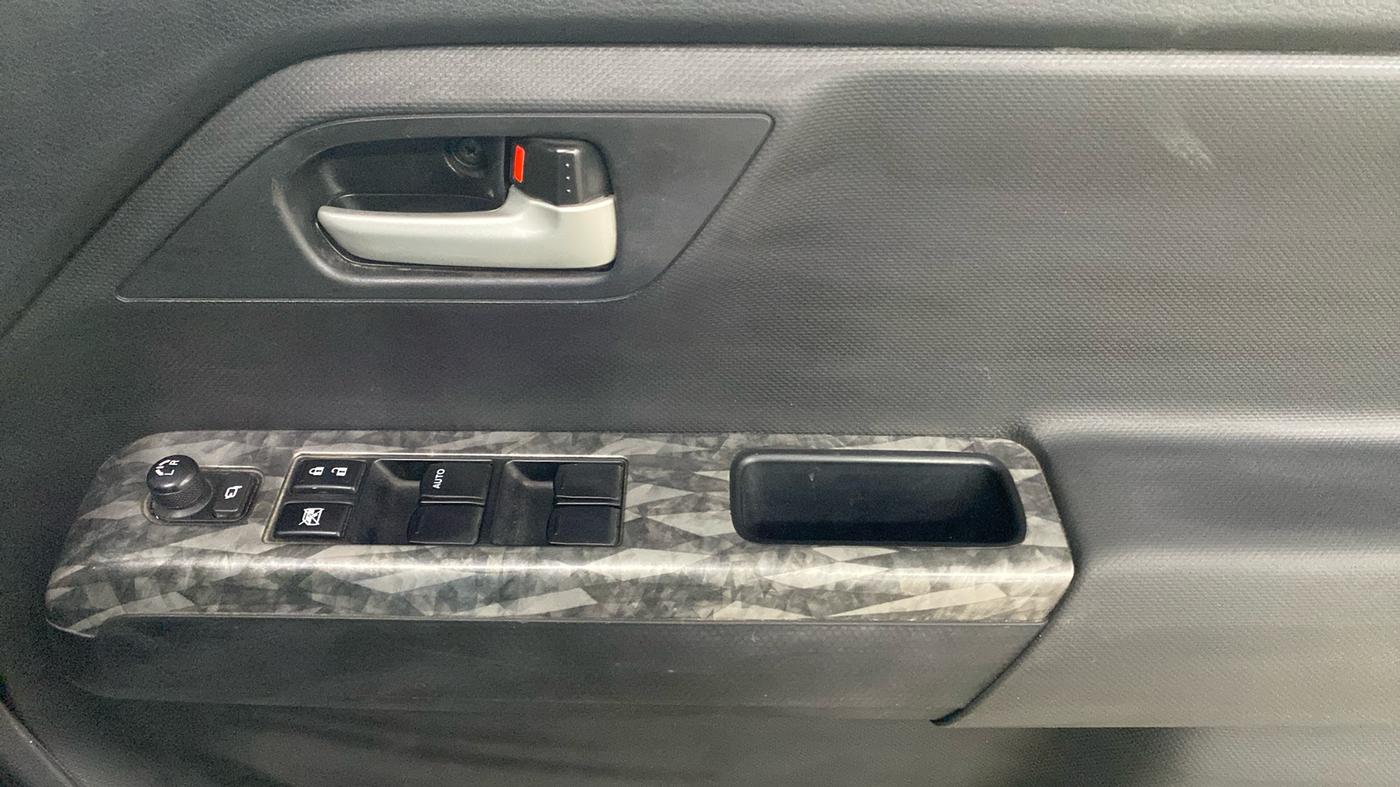2019 Maruti New Wagon-R ZXI 1.2, Petrol, Manual, 16,419 km, Driver Side Door Panels Control
