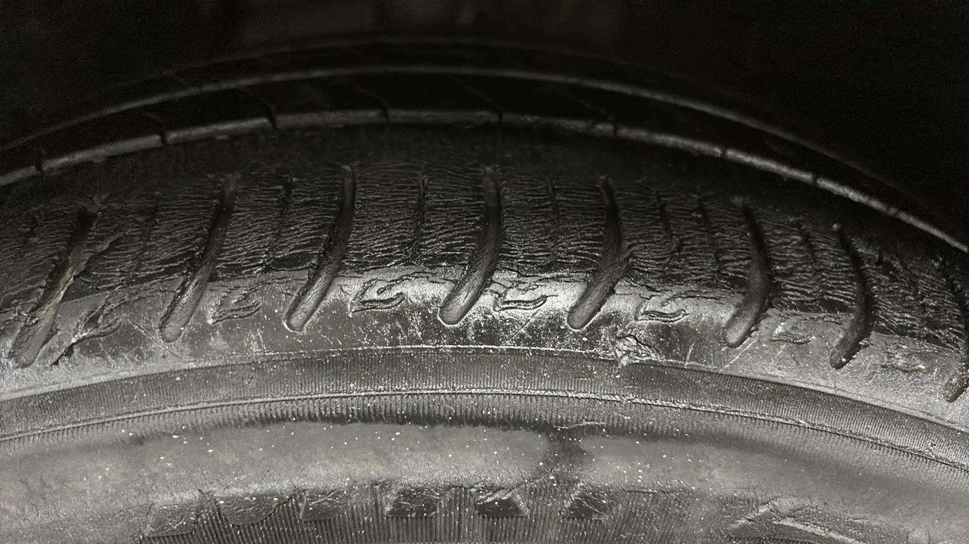 2020 Tata ALTROZ XZ PETROL, Petrol, Manual, 52,954 km, Right Rear Tyre Tread
